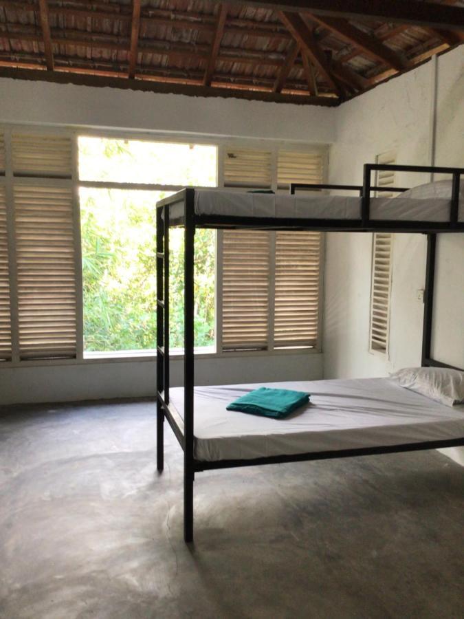 Thelakehostel Хиккадува Экстерьер фото