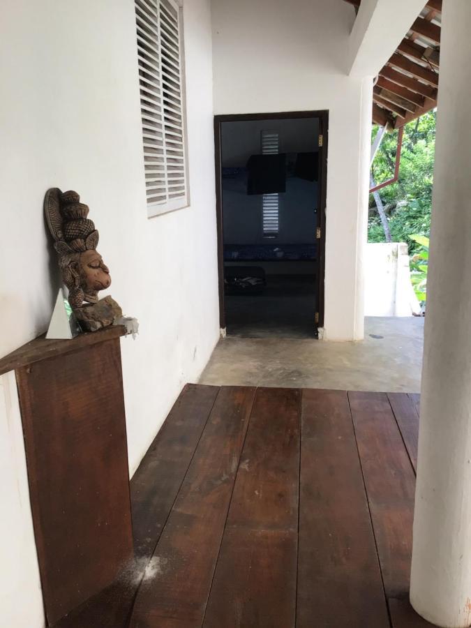 Thelakehostel Хиккадува Экстерьер фото